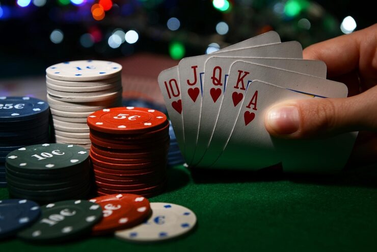 Live Sic Bo table on hoktoto wap with three dice and betting layout